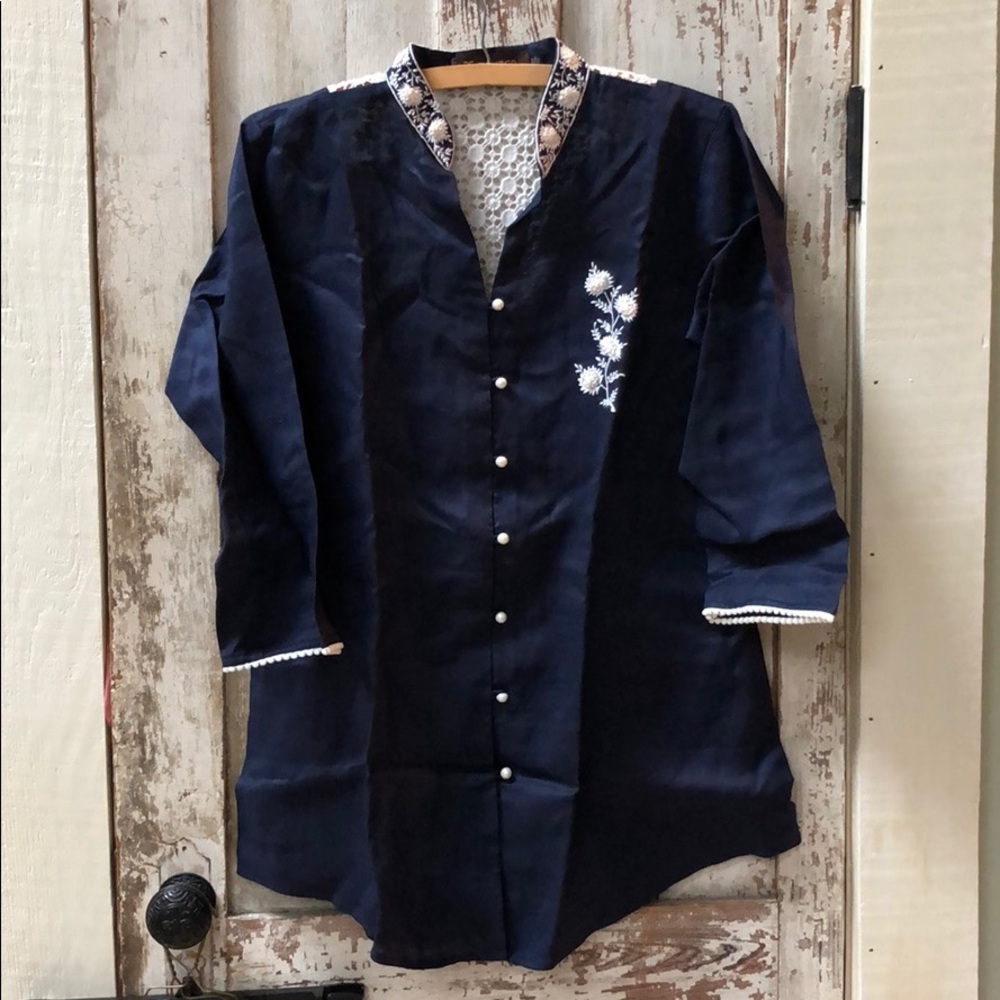 Benzer Kurta Top with crochet and embroidery